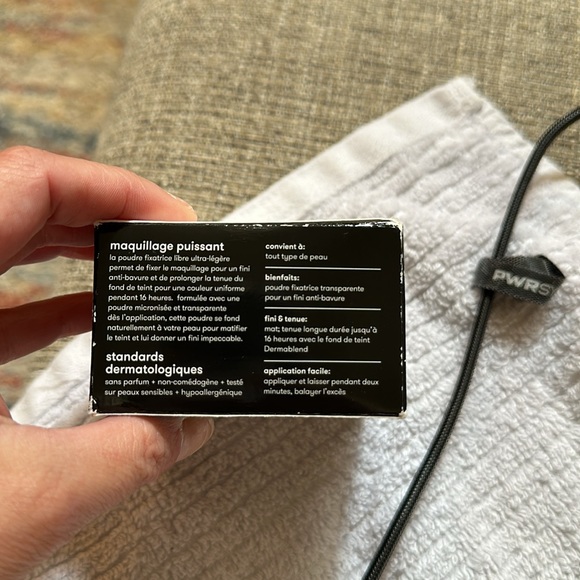 Dermablend Loose Setting Powder, Original, 1 Ounce - Picture 5 of 14